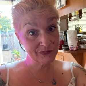 Meet your Posher, Monica